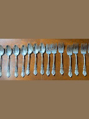 Reed & Barton Georgian Rose Sterling Silver 16 pc Salad Forks & Teaspoons